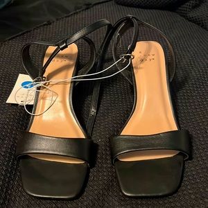 BNWT BLACK HEELS-A New Day